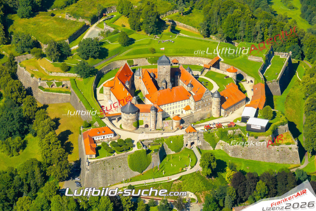 Die Luftaufnahme der Stadt Kronach wurde vom UL-Flugzeug heraus erstellt ( keine Drohne )- hohe Auflösung für beste Qualität