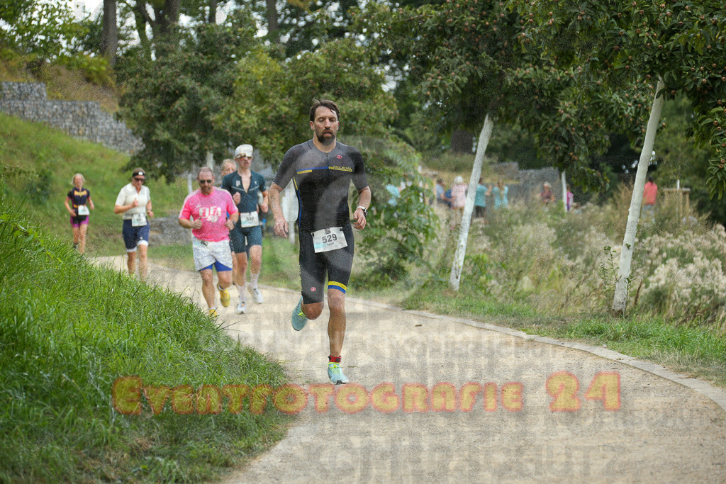 250824_1401_EX1_4656 | Sportfotografie im Rhein-Sieg Kreis, Köln, Bonn, NRW, Rheinland Pfalz, Hessen, etc. Unser Tätigkeitsfeld umfasst den Laufsport vom Volkslauf über den Marathon, Duathlon, Triathon bis zum Ultralauf wie Kölnpfad Ultra oder Schindertrail.