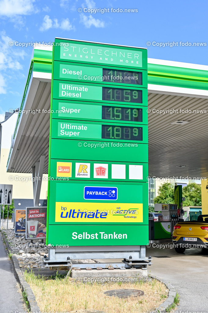 Mineraloelunternehmen_ Linz_ 05.07.2023-33 | 05.07.2023, Linz, AUT, Mineraloelunternehmen, im Bild BP, Britisch Petrol, Tankstelle, Marke, Zapfhahn, Zapfsaeule, Logo, Schild, Tafel, Preise