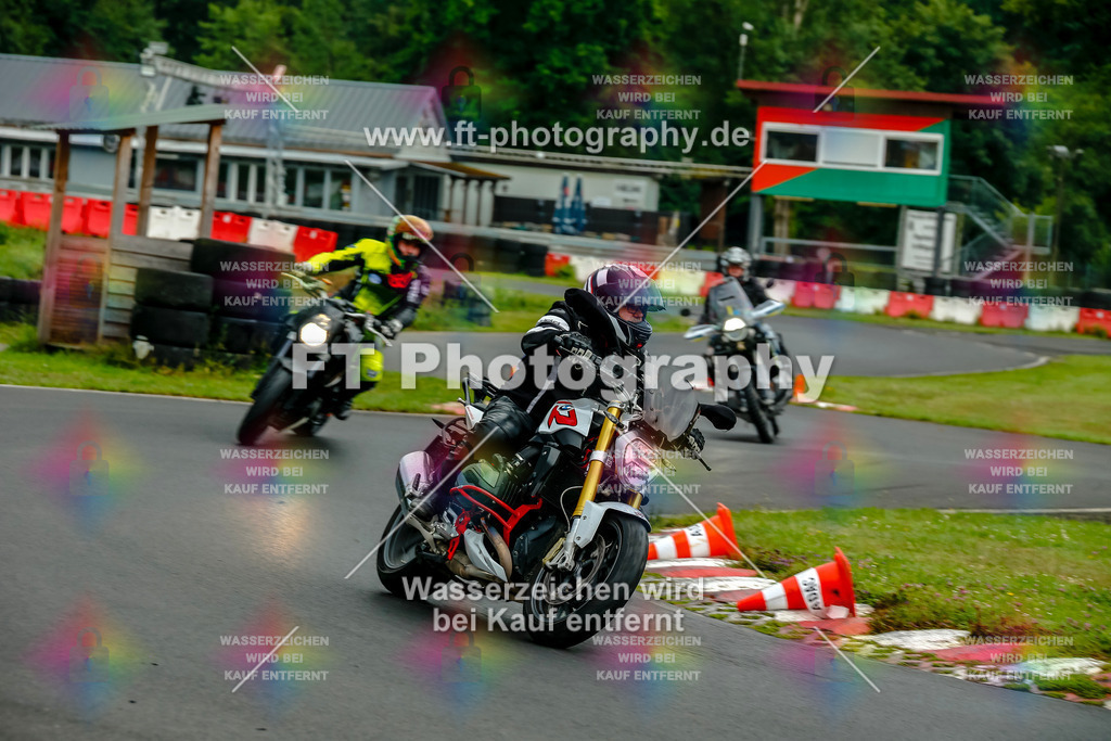 VBK-3583 | Hier findet Ihr Bilder von Touristenfahrten auf der Nürburgring Nordschleife oder von anderen Veranstaltungen die ich besucht habe. Viel Spass beim Durch Schauen 