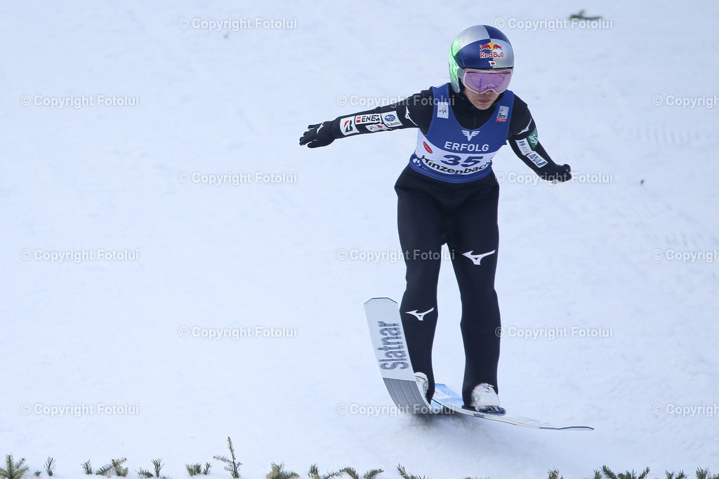 A_LUI_20230210_0079 | HINZENBACH, AUSTRIA, NORDIC SKIING, WOMEN TEAM-SKI JUMPING - FIS WORLD CUP 
IM BILD:   Sara Takanashi (JPN)               

FOTO:FOTOLUI/UW