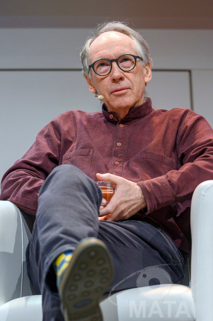 _DWA4826 | Ian McEwan bei der lit.Cologne 2023 Veranstaltung 'Ian McEwan. Ein Jahrhundertschriftsteller gibt Auskunft' in der Flora Köln.. Köln, 07.03.2023 - Realisiert mit Pictrs.com