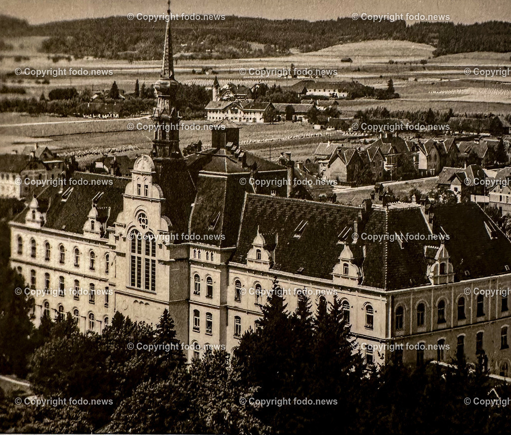 Klinikum Wels-Grieskirchen_ 13.11.2023-3 | 13.11.2023, Wels, AUT, Klinikum Wels-Grieskirchen, im Bild Haupttrakt im Jahr 1903 - REPRO