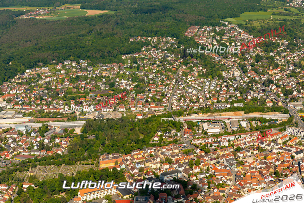 Das Luftbild zeigt :  Forchheim - Die Luftaufnahme wurde 2024 vom UL-Flugzeug aus erstellt ( keine Drohne ) - Hochauflösende Luftaufnahme - Für grossformatige Ausdrucke geeignet. Die Geschenkidee !Mit Lizenz und Bildrechte bestellbar