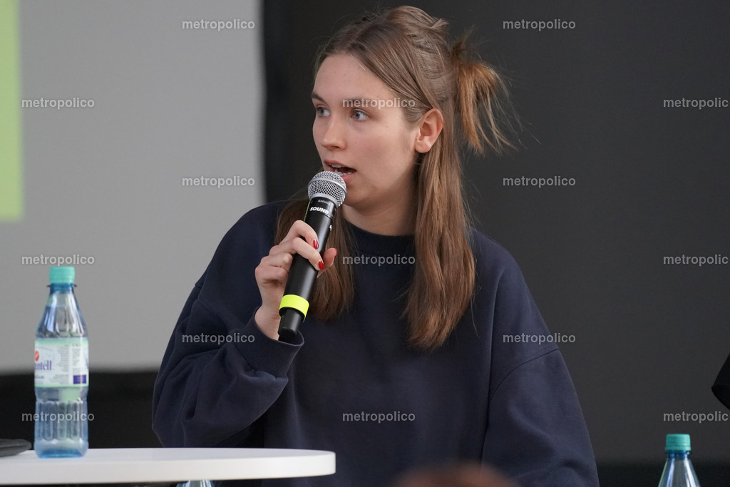 Pauline Brünger (8) | Metropolico