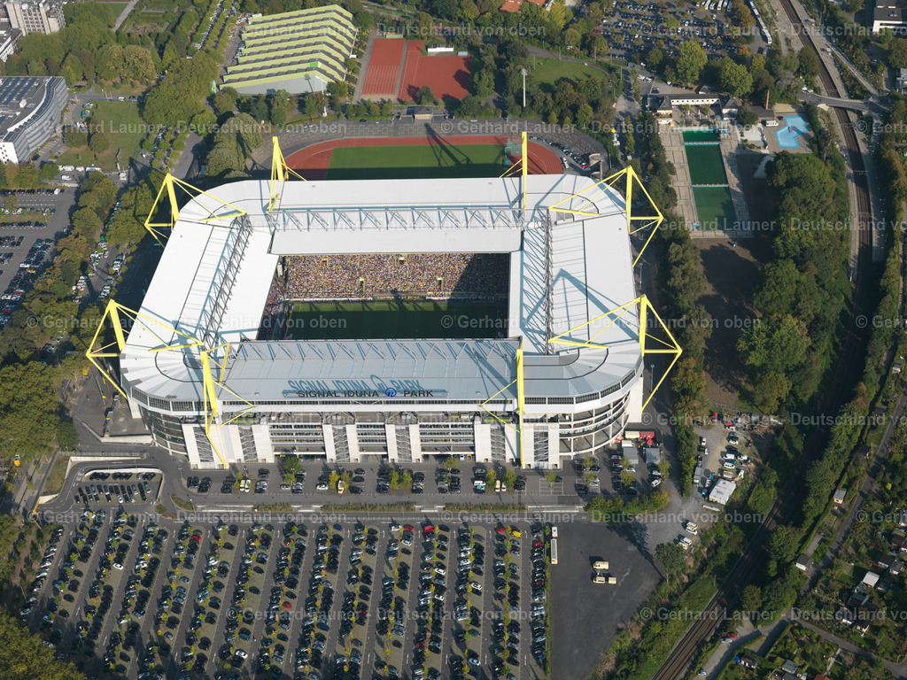 2993022 | Signal Iduna Stadion, Derby BVB-Schalke im Herbst 2009, Dortmund