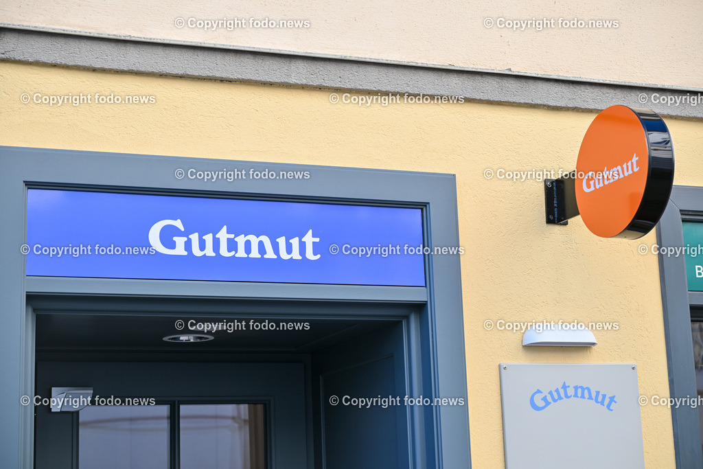 Cafe GutMut_ Gebaerdensprache_ 08.03.2024-17 | 08.03.2024, Linz, AUT, Cafe, GutMut, Gebaerdensprachencafe, Linz, im Bild Cafe, Gastronomie, Schild, Logo, Gastraum, Gebaerdensprache, Einrichtung