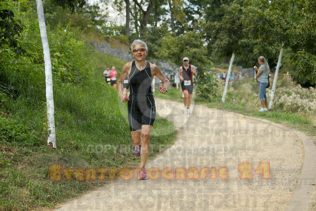 250824_1348_EX1_3713 | Sportfotografie im Rhein-Sieg Kreis, Köln, Bonn, NRW, Rheinland Pfalz, Hessen, etc. Unser Tätigkeitsfeld umfasst den Laufsport vom Volkslauf über den Marathon, Duathlon, Triathon bis zum Ultralauf wie Kölnpfad Ultra oder Schindertrail.