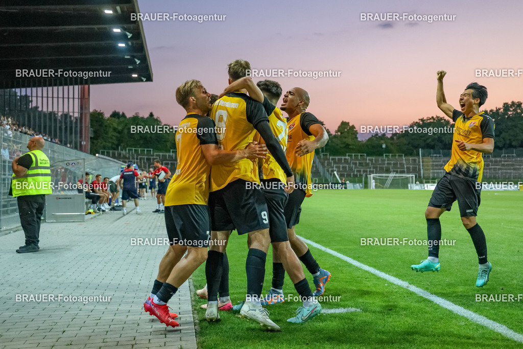 SB_KFCBAU_20250815_4773.JPG -  - KFC Uerdingen - SF Baumberg - Oberliga Niederrhein | Krefeld, Deutschland, 15.08.25: Etienne-Noel Reck (KFC Uerdingen) Torjubel, jubelt mit seiner Mannschaft nach dem Treffer zum 1:1 während des Oberliga Niederrhein Spiels zwischen KFC Uerdingen - SF Baumberg in der Grotenburg Stadion am 15. August 2025 in Krefeld, Deutschland. (Foto von Stefan Brauer/Brauer-Fotoagentur)