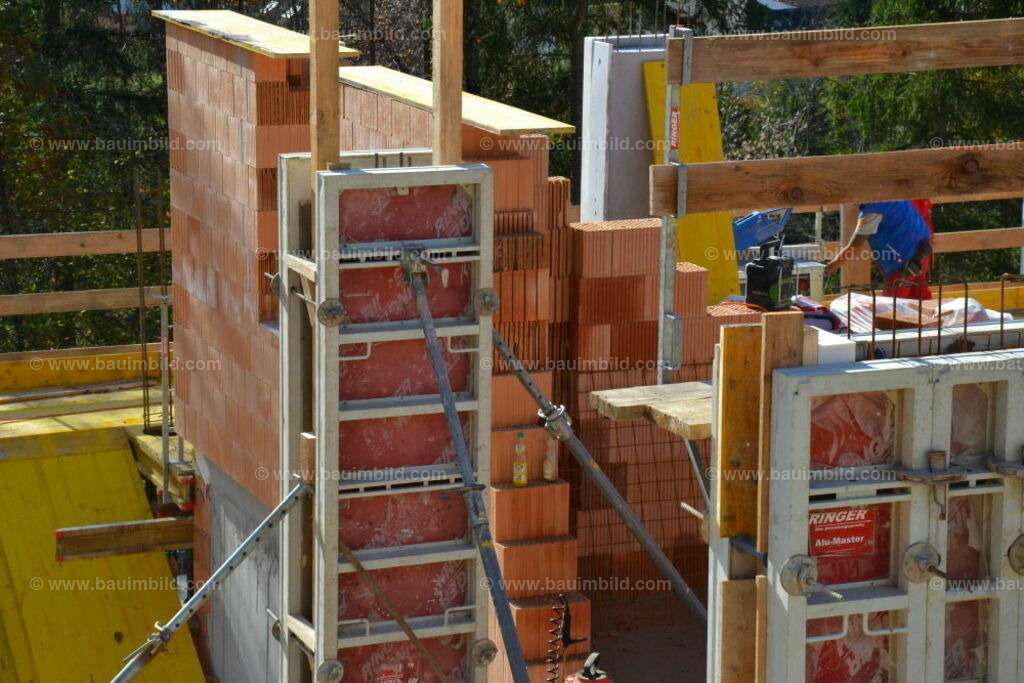 bib-lg04-betonarbeiten-0628 | Nach LV-Leistungsgruppen sortierte Detailfotos über den Bau eines Hauses. Alle Hausbau-Bilder direkt vom Urheber und Autor der Website Haus-Selber-Bauen.com