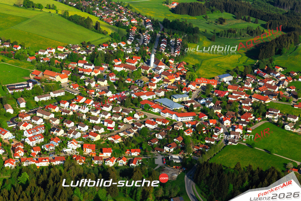 Die Luftaufnahme der Stadt Buchenberg wurde vom UL-Flugzeug heraus erstellt ( keine Drohne )- hohe Auflösung für beste Qualität