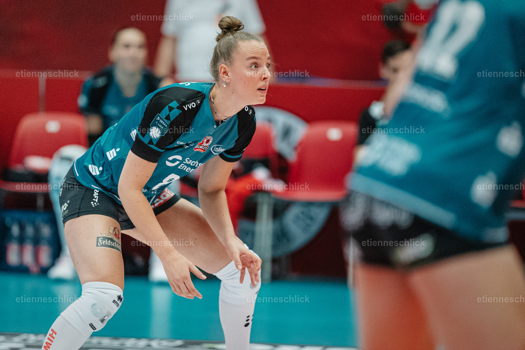 Dresdner SC - Binder Blaubären TSV Flacht, DEKRA 1. Bundesliga Frauen, Volleyball | Im Bild: Jette Kuipers (8, Dresdner SC)24.10.2026, Dresdner SC -  Binder Blaubären TSV Flacht, DEKRA 1. Bundesliga Frauen, Volleyball, Deutschland, Dresden, Cyberport Arena