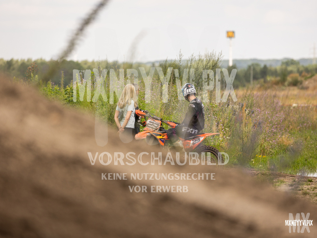 866A1706 | mxndyyvipix