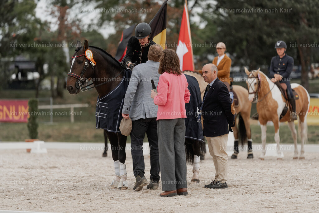 WE_DR_Stoib_siegerehrung_PI2025_663 | Pferd International München 2025