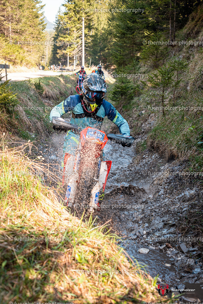 fuernholzer_250501-C1-77 | Fotografische Impressionen von der Red Stag Enduro Extreme by fuernholzer-photography.com. Endurosport in Österreich fotografisch festgehalten von fuernholzer. Auftragsfotografie für Private, Gewerbefotos und Industriefotografie. Eventfotografie, Sportfotografie und Motorsportfotografie. Anbieter von Fotoworkshops, Fototraining, fotografischen Vorträgen und Fotoseminaren.