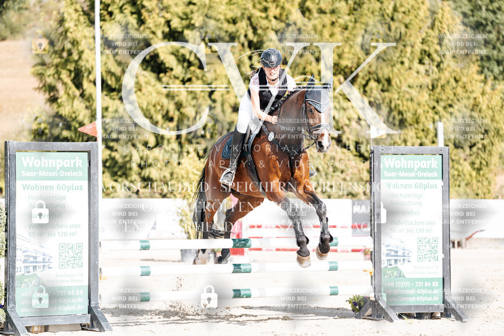 CK909132 | Turnierfotografie Pferdefotografie Trier Rheinland-Pfalz Pferdesport Reitsport Tierfotografie Sportfotografie Pferdevideo Pferdevideografie Equestrianvideography equestrianphotography  - Realisiert mit Pictrs.com