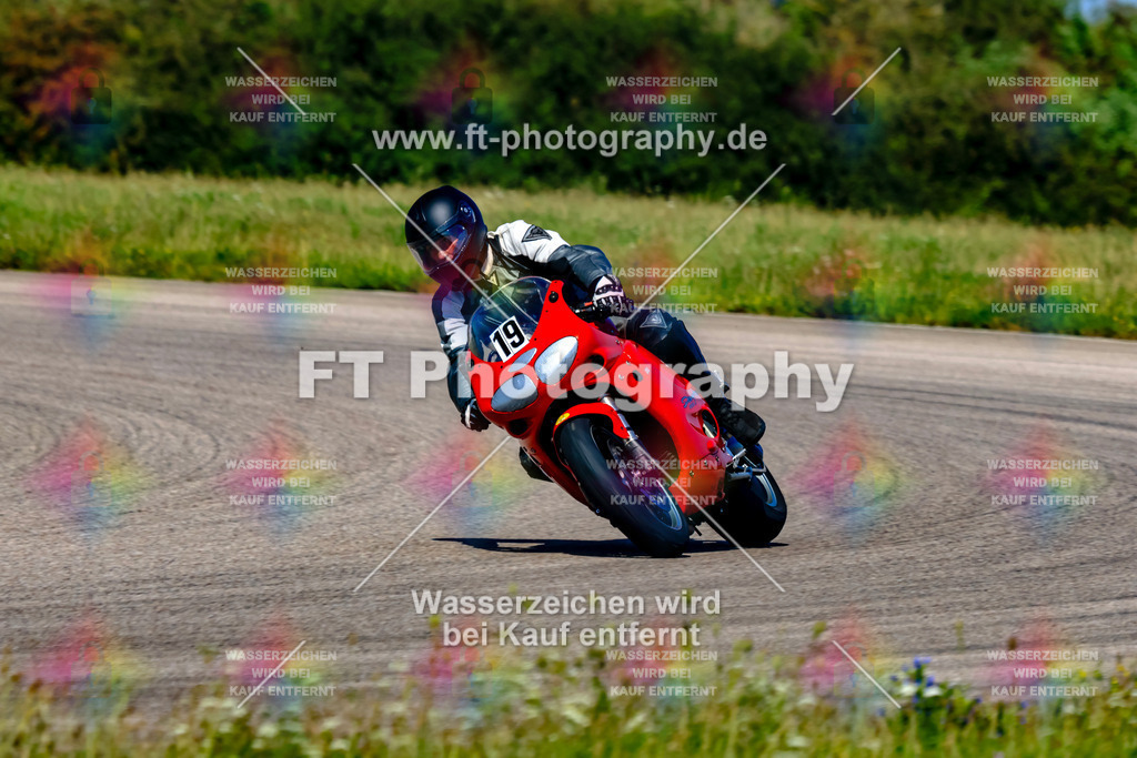 019-3381 | Hier findet Ihr Bilder von Touristenfahrten auf der Nürburgring Nordschleife oder von anderen Veranstaltungen die ich besucht habe. Viel Spass beim Durch Schauen 