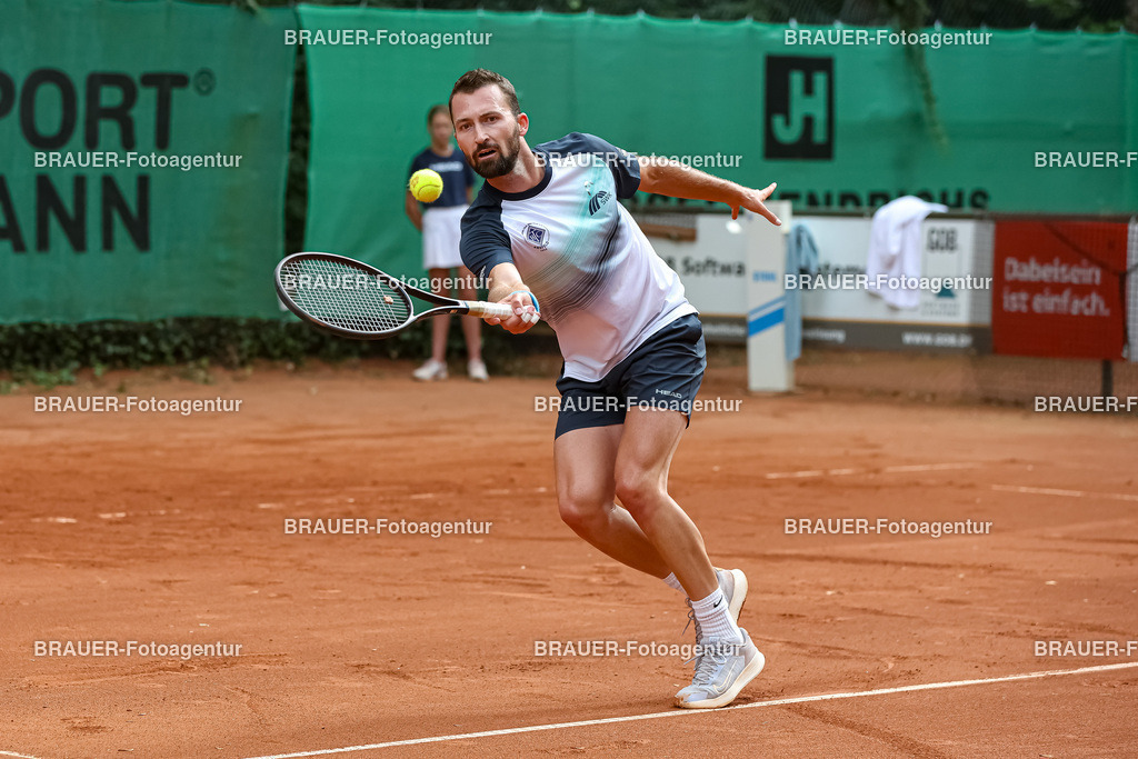 HTC Blau-Weiß Krefeld - LTTC Rot-Weiß Berlin  | Krefeld, Deutschland 21.07.2023, Tom Schönenberg (HTC Blau-Weiß Krefeld) gegen Eduard Esteve Lobato (LTTC Rot-Weiss Berlin) ,

bei der 2. Tennis Bundesliga Nord Begegnung zwischen HTC Blau-Weiß Krefeld und LTTC Rot-Weiß Berlin am 21.07.2023 in Krefeld.

(Foto: BRAUER-Fotoagentur)
 
