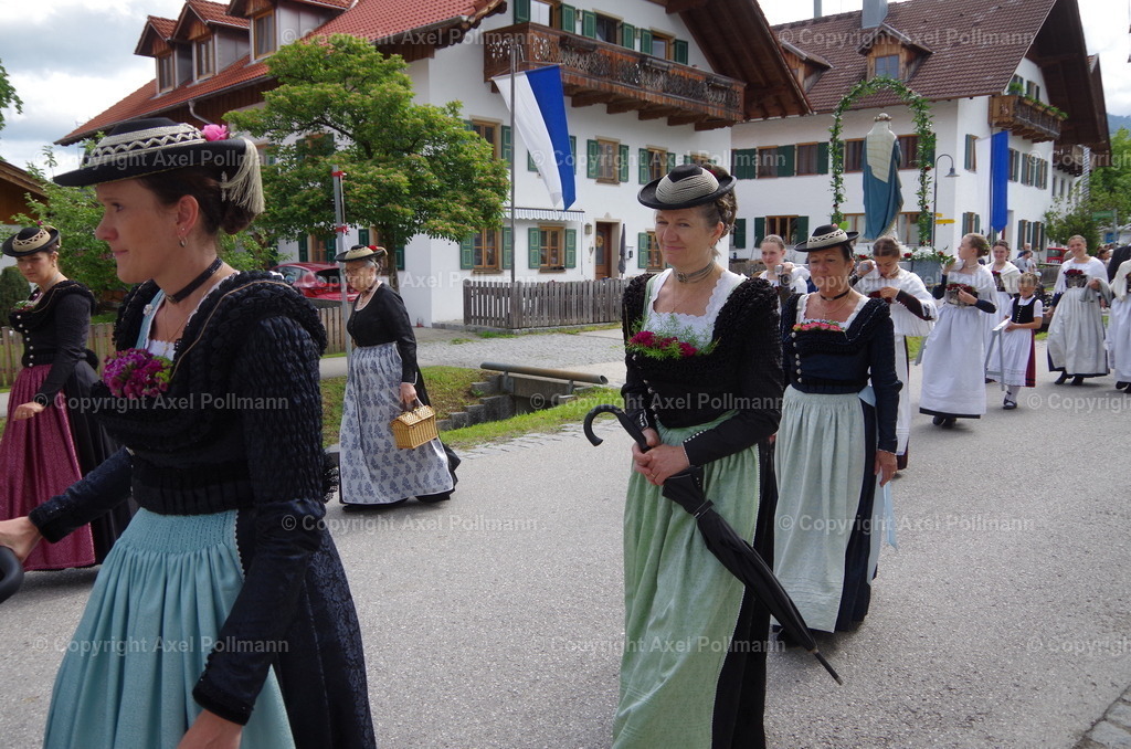 IMGP6648 | fotografiert von Axel PollmannLeonhardi Wallfahrt Benediktbeuern und Murnau, Fronleichnam, Fasching, Landschaft im Loisachtal und Benediktbeuern  - Realisiert mit Pictrs.com