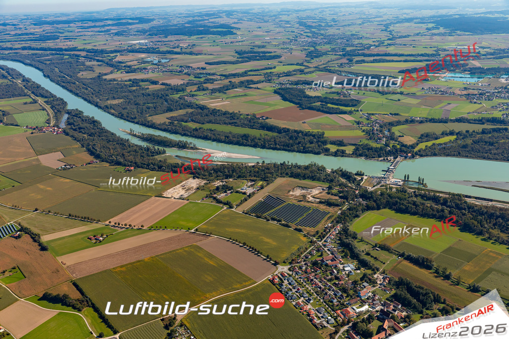 Das Luftbild der Stadt Ering wurde 2021 vom Flugzeug heraus erstellt (keine Drohne) Aufnahmehöhe ca.450 Meter- hohe Bildauflösung und Druck-Qualität garantiert!