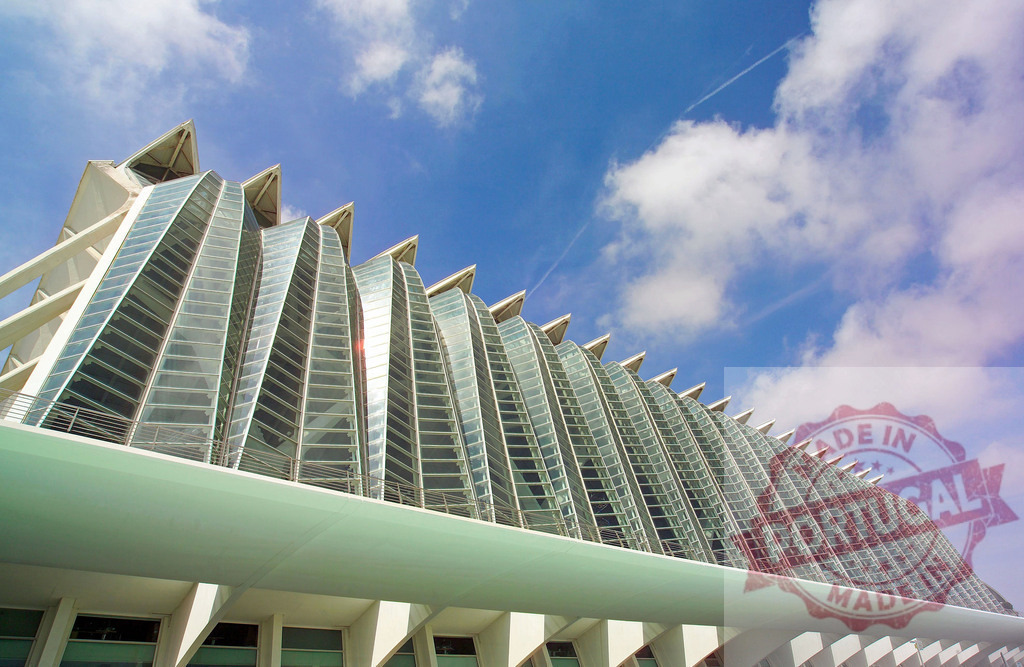 City of Arts and Sciences in Valencia showing its futuristic architecture | Futuristic architecture of the City of Arts and Sciences in Valencia, Spain, under a blue sky - Realisiert mit Pictrs.com