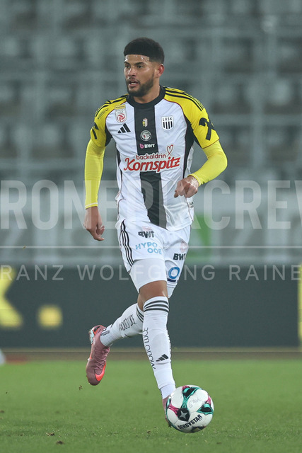 Austrian Bundesliga: Grazer AK 1902 vs LASK | GRAZ, AUSTRIA, 13.DEC.25 - SOCCER - ADMIRAL Bundesliga, Grazer AK 1902 vs LASK. The image shows Andres Andrade (Lask).