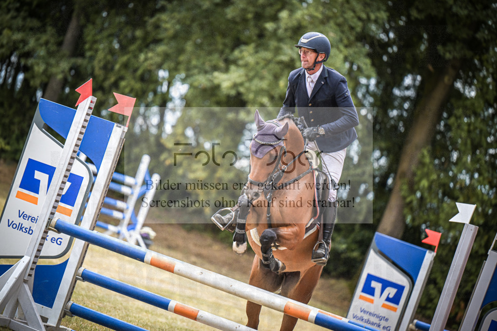DOS_0197 | Entdecke hochwertige Reitturnierfotos von Foto Oger. Professionell, emotional und authentisch – jetzt Lieblingsmomente im Shop bestellen.Deutschlandweite Turnierfotografie. - Realisiert mit Pictrs.com