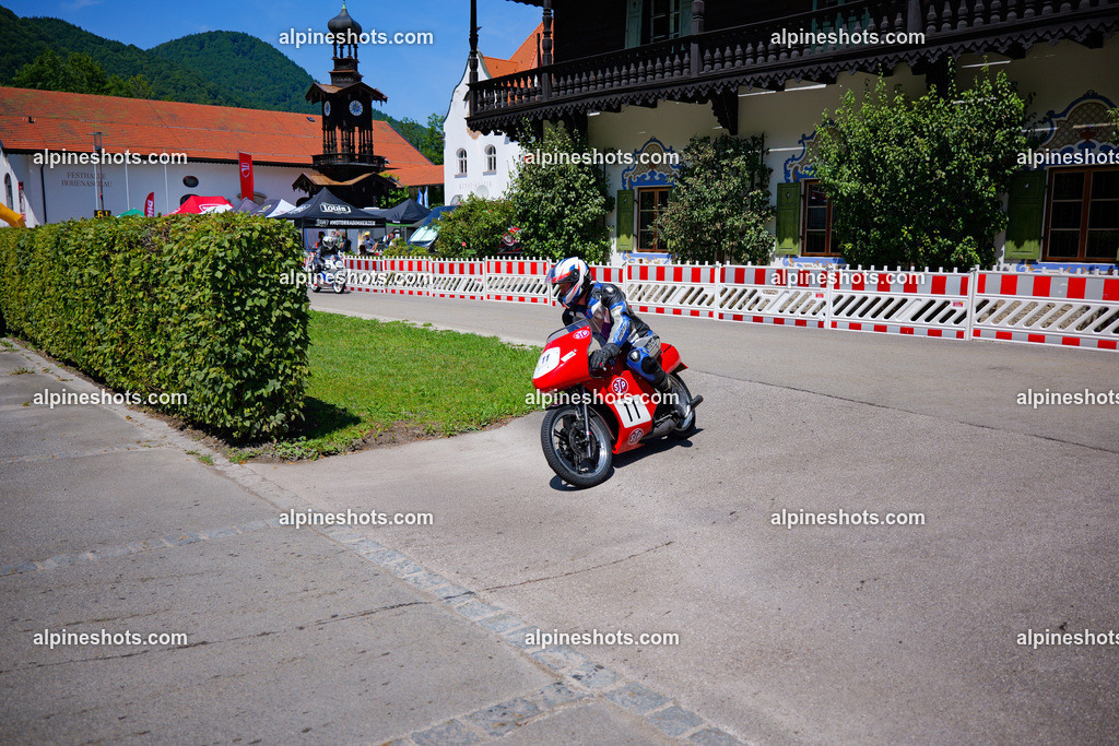P1036982-2 | Erleben Sie atemberaubende, hochqualitative Fotos Ihrer Fahrt entlang der malerischen Alpenstraßen. Besuchen Sie alpineshots.com, um professionelle Aufnahmen Ihrer unvergesslichen Reise zu finden und zu kaufen - Realisiert mit Pictrs.com