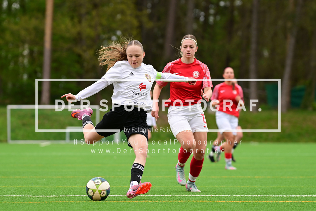 Fußball I Frauen I Saison 2025-2026 I Bezirksliga I 21. Spieltag I Harburger TB - Rahlstedter SC I 164543 | Der Sportfotograf. - Realisiert mit Pictrs.com