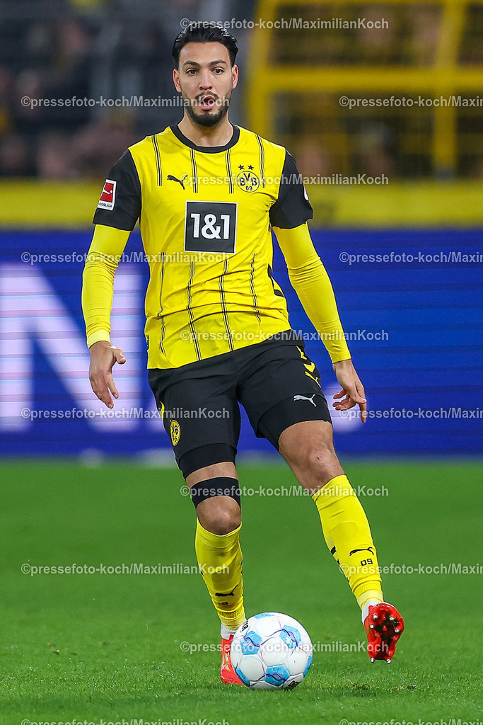 BVB15122402183 | 15.12.2024, Fußball, Borussia Dortmund - TSG 1899 Hoffenheim, 1. Fußball Bundesliga, 14. Spieltag, Signal Iduna Park, Saison 2024 2025: Ramy Bensebaini (BVB #5)DFB regulations prohibit any use of photographs as image sequences and or quasi-video.