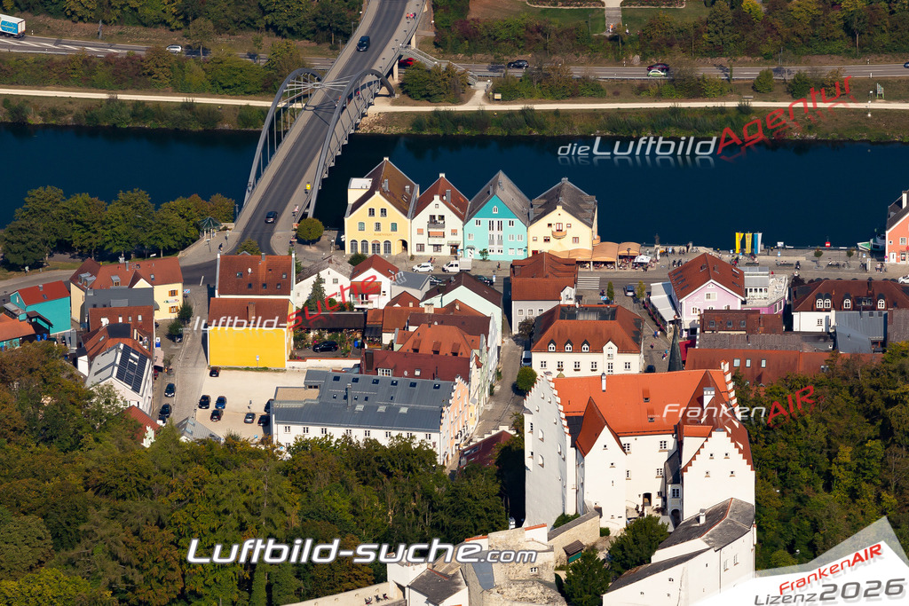 Aktuelles Luftbild von schloss-rosenburg Riedenburg - Die Luftaufnahme wurde 2020 mittels UL-Flugzeug erstellt ( keine Drohne ) - hochauflösende Kamera-Systeme von  Canon -Beste Qualität - Für grossformatige Ausdrucke geeignet. Die Geschenkidee !