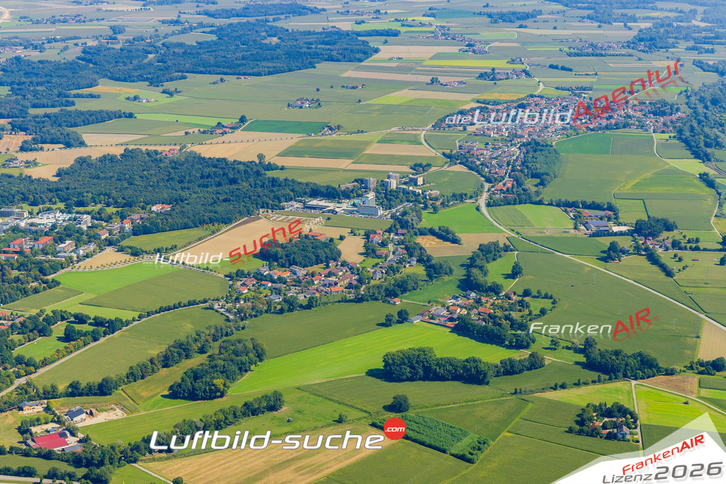 Klassische Luftaufnahme ohne Drohne zeigt:Riedenburg bei Bad Füssing - Die Luftbildaufnahme wurde 2025 vom UL-Flugzeug heraus erstellt ( keine Drohne ) - Hochauflösende Luftaufnahme -Nicht vergleichbar mit Google Maps oder Satelittenbilder- Die Geschenkidee !Mit Lizenz und Bildrechte bestellbar