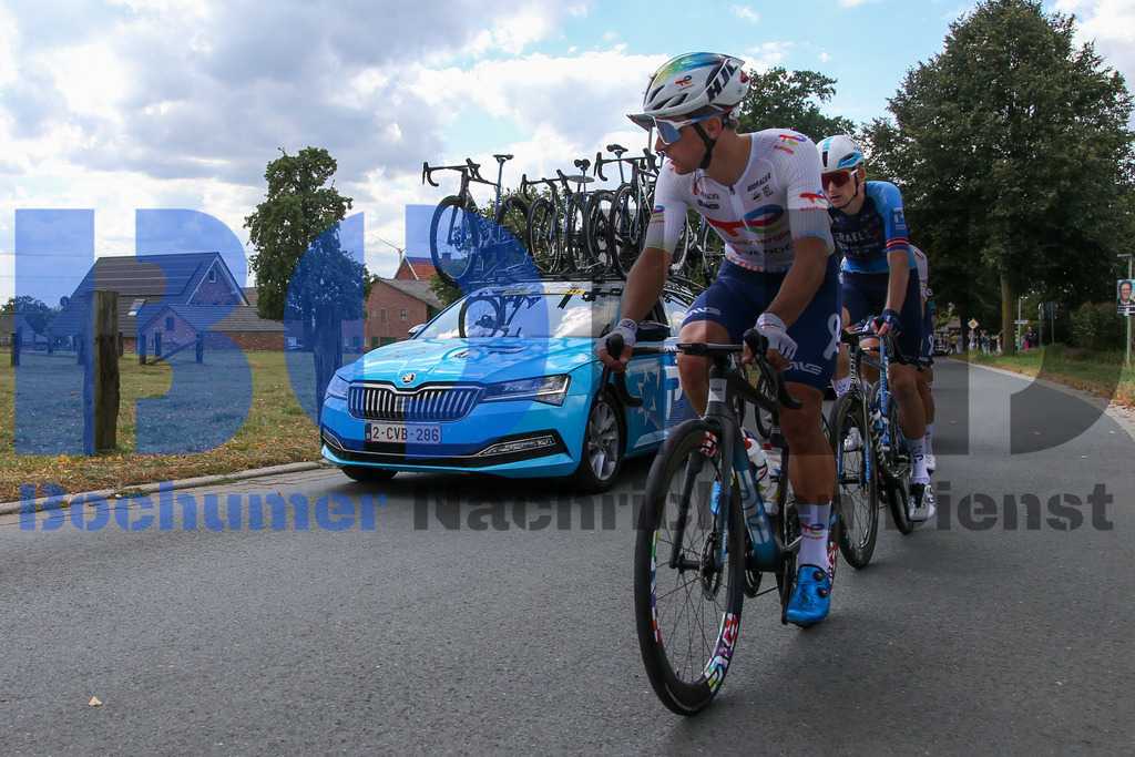 SES_DEUTOU20250821-86 | bond - Realisiert mit Pictrs.com