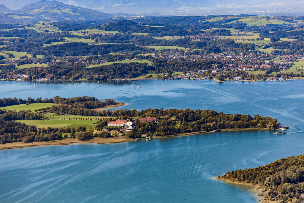 dr__0010673.jpg | CHIEMSEE 27.09.2018 See- Insel auf dem in Chiemsee im Bundesland Bayern, Deutschland. // Lake Island on the in Chiemsee in the state Bavaria, Germany. Foto: Daniel Reiter