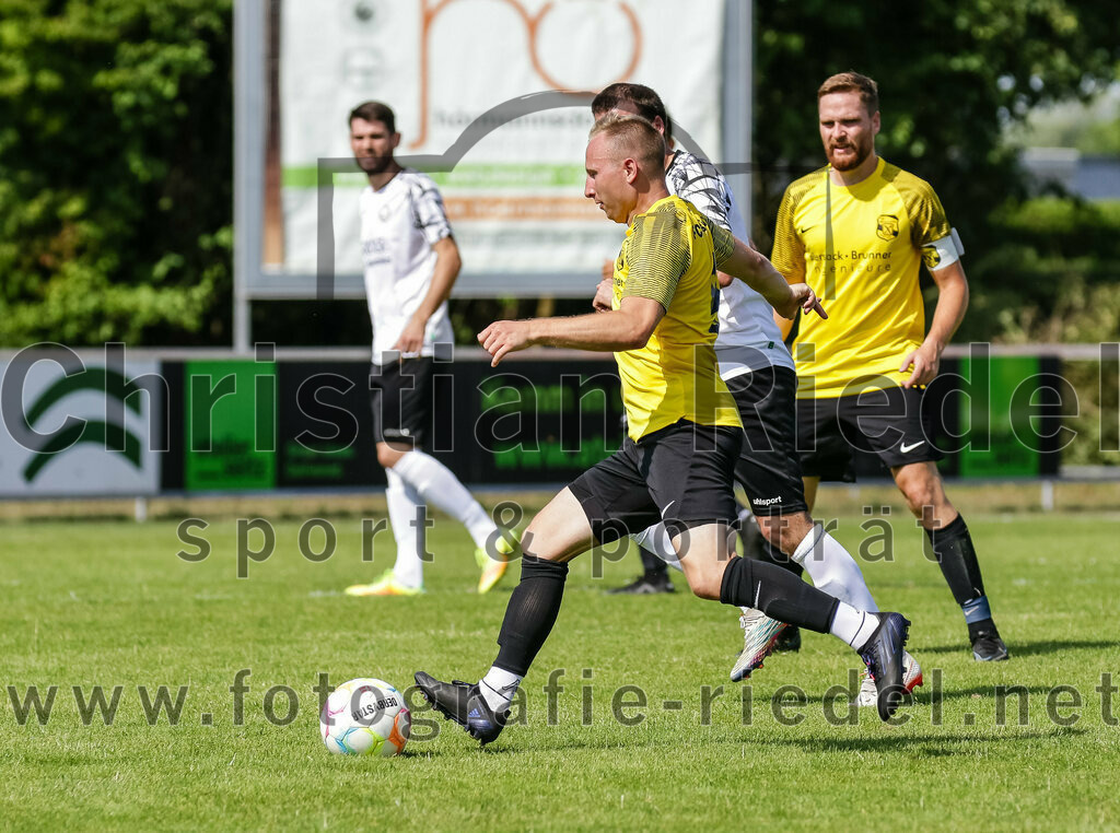 2023-07-09_039_FC_Moosinning_II_gegen_FC_Herzogstadt | Moosinning, Deutschland, 09.07.2023:
Fußball, Kreisliga 2023 / 2024, Testspiel, FC Moosinning II gegen FC Herzogstadt, Endergebnis: 2:1

Foto: Christian Riedel / fotografie-riedel.net