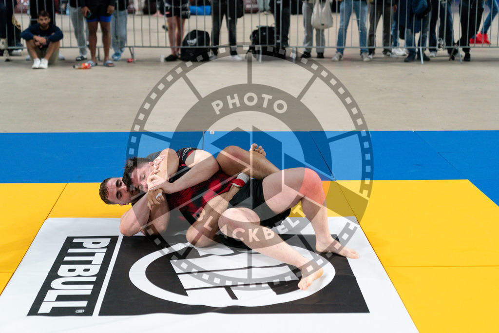 20250517PBB6108 | Athletes compete during the first day of the ADCC Amateur World Championship on May 15, 2025 in Warsaw, Poland. © Chiara Dazi / photoblackbelt