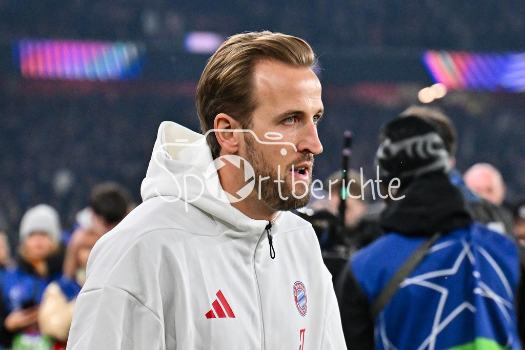 Arsenal FC - FC Bayern München | LONDON, ENGLAND - 26. NOVEMBER: im Bild Harry KANE (FC Bayern Munich 9) / Einzelfoto / Freisteller beim Ligaspiel zwischen Arsenal London und dem FC Bayern München am 5. Spieltag der UEFA Champions League im Emirates Stadium am 26.11.2025