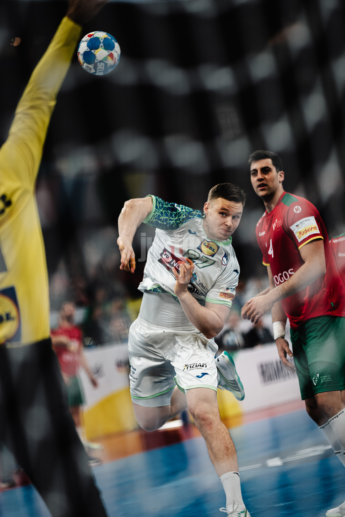 Handball | Herren | EHF EURO 2024 | European Championshop Men 2024 Final Tournament | Slowenien vs. Portugal | 19.01.2024 | Kristjan Horzen (#27, Slowenien, SLO) wirft ein Tor