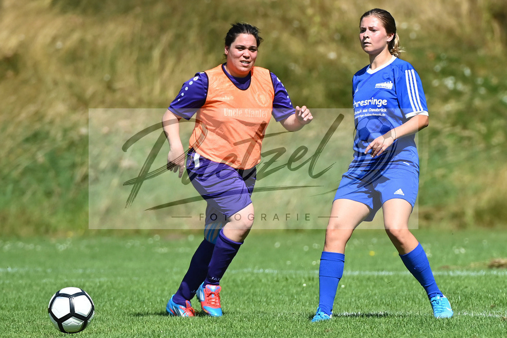 VFBGRE20200816_0015 | Fussball, Frauen:   bei dem Testspiel zwischen VfB Schinkel und TSG 07 Burg Gretesch IV auf der Sportanlage am Zuschlag am 16.08.2020 in Osnabrueck, Deutschland. - Realisiert mit Pictrs.com