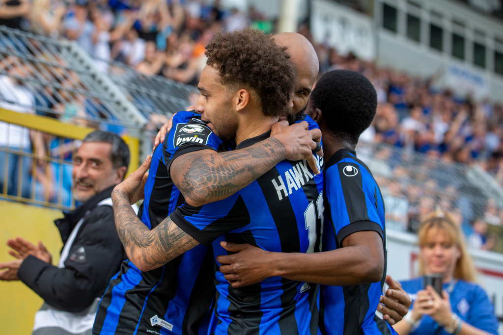 06.04.2024, Fußball 3. Liga, Saison 2023/24, 32. Spieltag: Waldhof Mannheim gegen SpVgg Unterhaching (6:1). Jubel nach dem 4:1 durch Terrence Boyd | 06.04.2024, Fußball 3. Liga, Saison 2023/24, 32. Spieltag: Waldhof Mannheim gegen SpVgg Unterhaching (6:1). Jubel nach dem 4:1 durch Terrence Boyd - Realisiert mit Pictrs.com