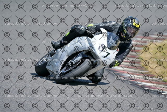 25bt04-0789 | markuskiefer.com - Realisiert mit Pictrs.com