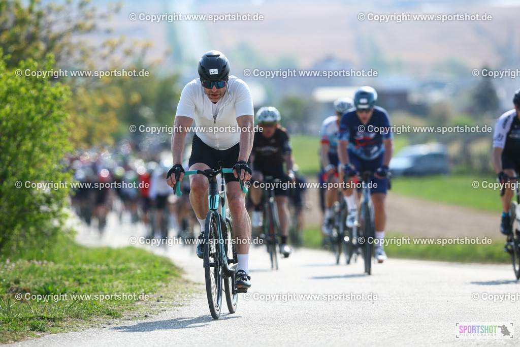 259_TRA55432 | Neusiedlersee Radmarathon 2026@sportshot_your_pictrs #yourpictures#roadtowm2029 #nrm #neusiedlerseeradmarathon #neusiedlersee #neusiedlerseetourismus #burgenland #mörbisch #nrm26 #burgenlandtourismus #voglundco #poweredbyburgenlandtourismus #radsport #rad #marathon #ucigranfondo #visitburgenland #ucigranfondoworldseries