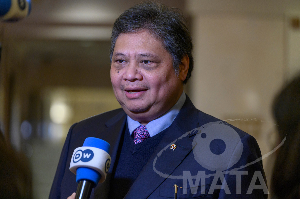 _DWA5403 | Welcoming Jokowi Widodo's arrival by the Indonesian people at Kastens Luisenhof Hotel in the context of the opening of Hannover Messe with Indonesia as Country Partner. Hannover, 15.04.2023 - Realisiert mit Pictrs.com