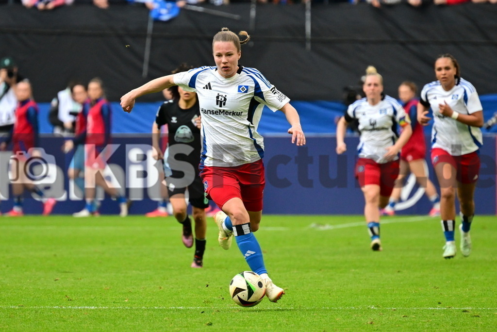 KBS Picture_HSV-Bremen_Frauen_011 | Meyer Christin (HSV Frauen) ,Sportplatz :  Volksparkstadion, - Realisiert mit Pictrs.com