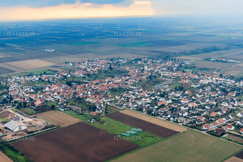 Dorfansicht im Winter aus Nordosten | Luftbild: Dorfansicht im Winter aus Nordosten in Ottersheim bei Landau im Bundesland Rheinland-Pfalz in Deutschland. Foto: IMG_61352.jpg vom 01.12.2013 durch Werner Riehm/FLY-FOTO.de - Realisiert mit Pictrs.com