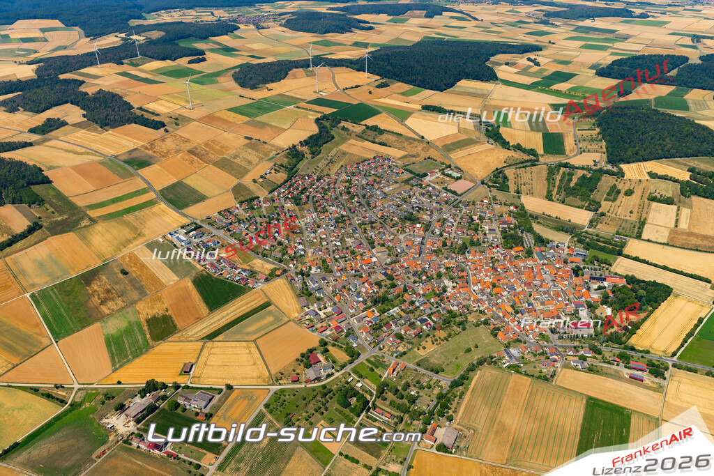 Das Luftbild zeigt :  Urspringen - Die Luftaufnahme wurde 2023 vom UL-Flugzeug aus erstellt ( keine Drohne ) - Hochauflösende Luftaufnahme - Für grossformatige Ausdrucke geeignet. Die Geschenkidee !Mit Lizenz und Bildrechte bestellbar