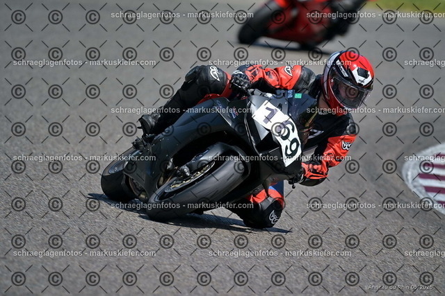 26BT02-1622 | markuskiefer.com - Realisiert mit Pictrs.com