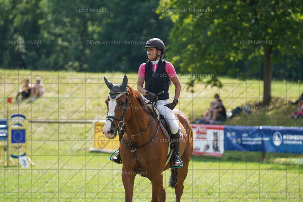 20230701-FAH02265 | Reitturnier Grafing, 2023, Grafing-Aiterndorf, Spribgturnier, Dressurturnier, Bilder, Qualifikation Nürnberger Burgpokal, Fotoagentur Herrmann, Turnierfotografen Bayern, Turnierbilder Bayern, Reitrsportfoto