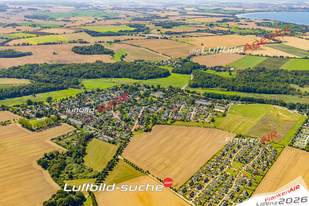 Bild der Stadt Zierow - Die Luftaufnahme wurde 2025 vom UL-Flugzeug heraus erstellt ( keine Drohne ) - Hochauflösende Luftaufnahme - für professionelle Ausdrucke geeignet. Die Geschenkidee !Hier alle&nbsp;Infos zur Lizenzierung der LuftaufnahmeWir fliegen auch dieses Jahr wieder in Ihre Region um Luftbilder zu erstellen.- Luftbild anfragen