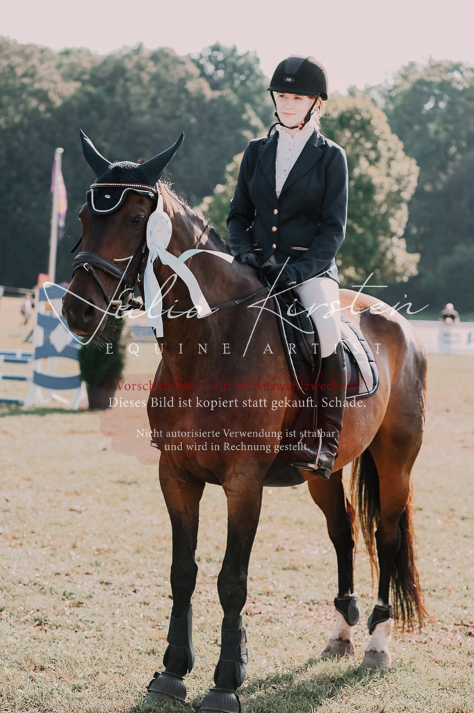 DSC_4928 | Pferde- und Turnierfotografie in Westsachsen. Pferdeportraits, Auftragszeichnungen und intuitive Kunst.